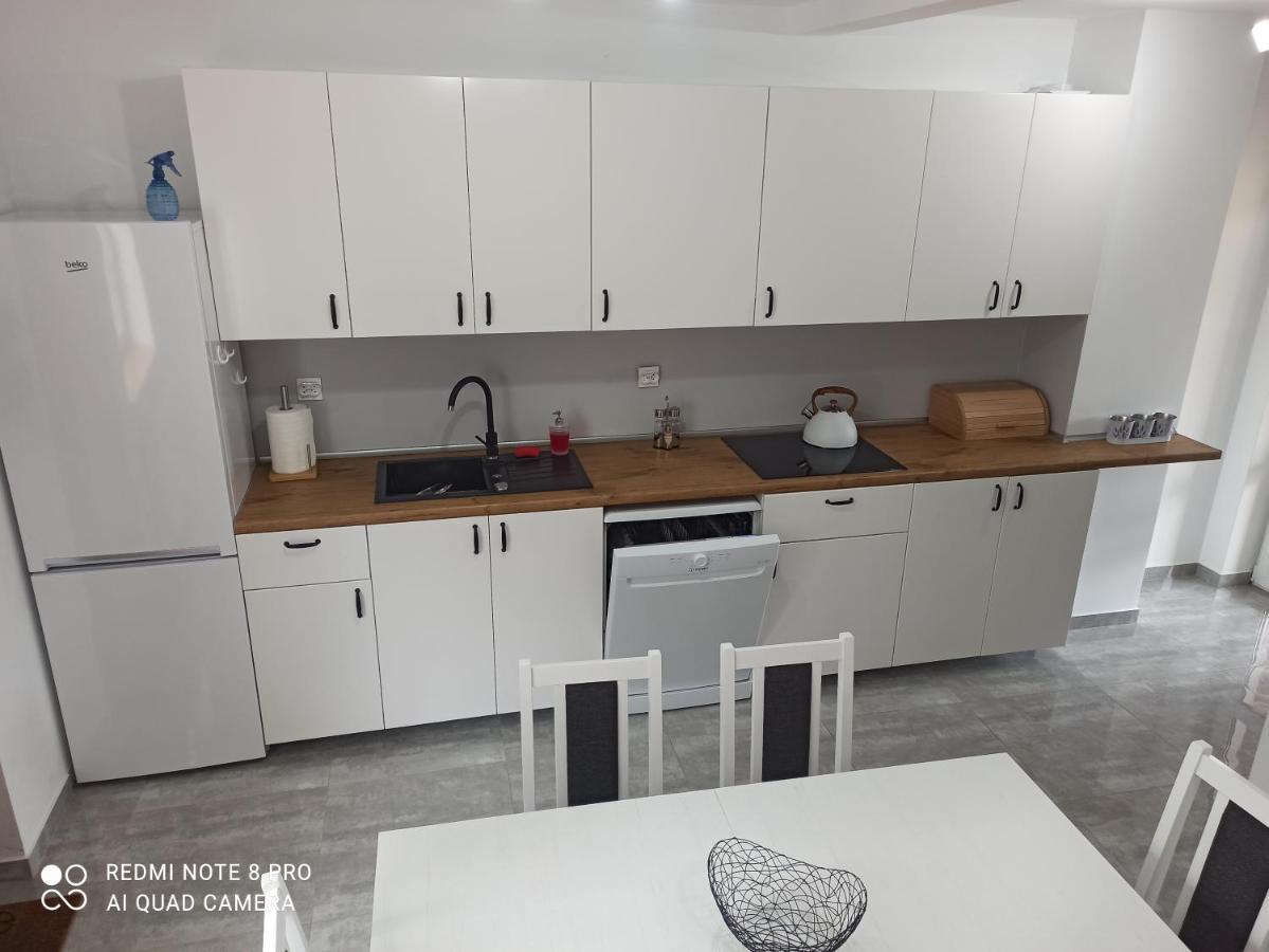 Апартаменты Apartameny Wiktoria I Nikola W Karwiku Пиш Экстерьер фото